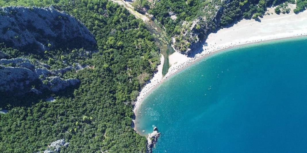 Buranın Antalya’da olduğuna inanamayacaksınız! Ne otel ne de şezlong var: Sadece doğa ve tarih… 7